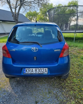 Toyota Yaris cena 9900 przebieg: 213000, rok produkcji 2007 z Libiąż małe 79